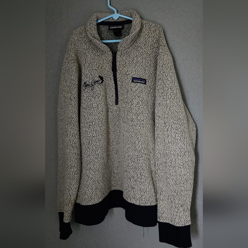 Patagonia Women's Woolyester quarter zip Pullover.